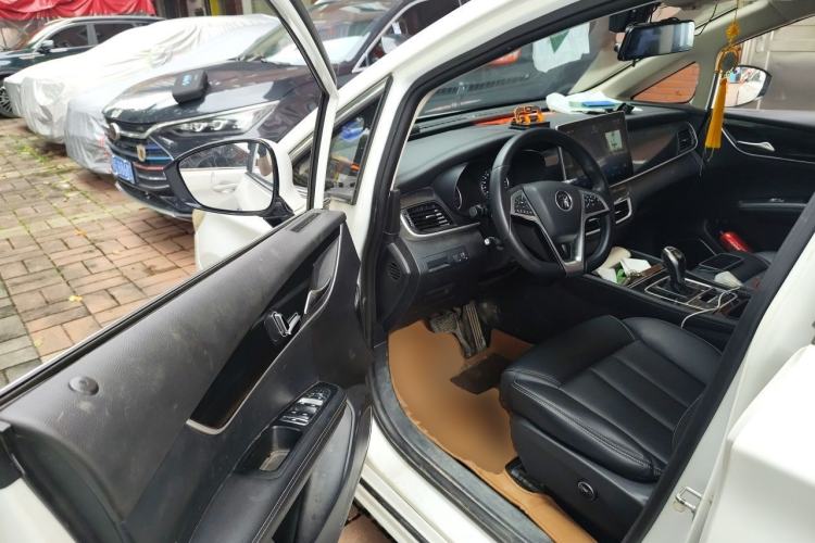 Used BYD Song MAX 2019 1.5T Automatic Smart Connect ZhiLian RuiDong 6-Seater China V Standard Driver Seat