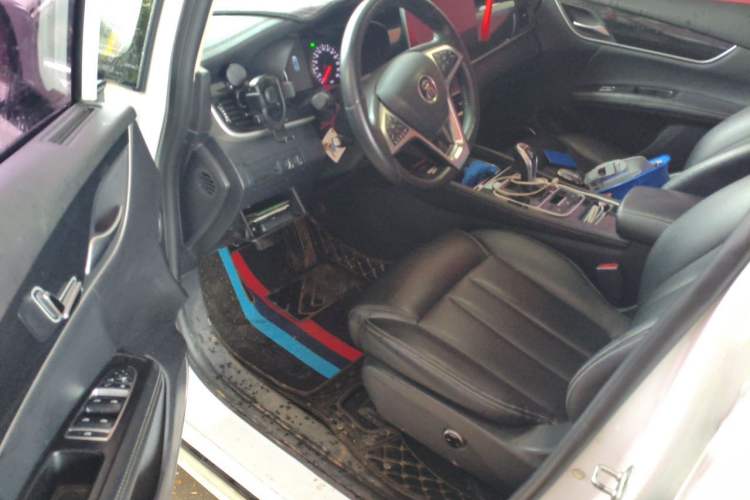 Used BYD Song MAX 2019 1.5T Automatic Smart Connect ZhiLian RuiDong 6-Seater China V Standard Driver Seat