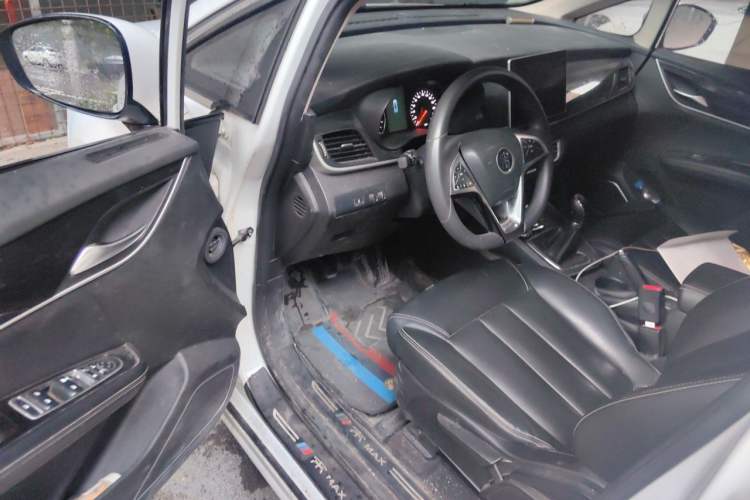 Used BYD Song MAX 2019 1.5T Manual Smart Connect Ruiyi Sunroof Model 7 Seats China VI Standard Driver Seat