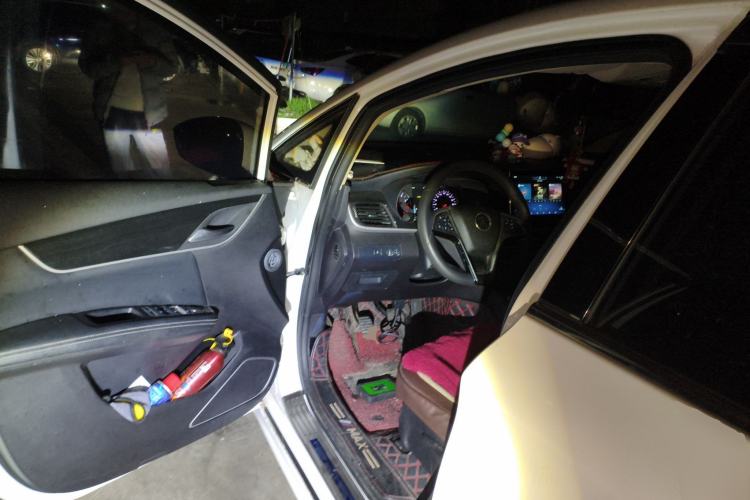 Used BYD Song MAX 2019 1.5T Manual Smart Connect Ruiyi Sunroof Model 7 Seats China VI Standard Driver Seat