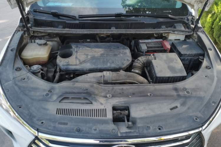 Used BYD Song MAX 2019 1.5T Automatic Smart Connect Ruiyi Model 6-Seater China V Standard Engine Bay