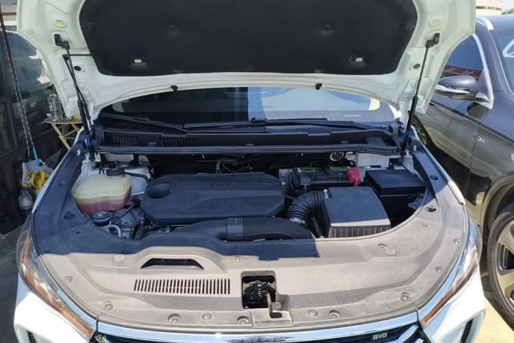 Used BYD Song MAX 2019 1.5T Automatic Smart Connect Ruiyi Sunroof Version 6 Seats China VI Standard Engine Bay