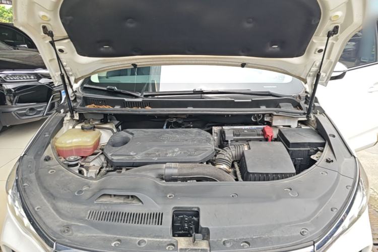 Used BYD Song MAX 2019 1.5T Automatic Smart Connect Ruiyi Sunroof Version 6 Seats China VI Standard Engine Bay