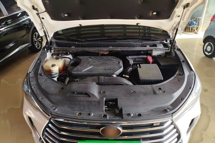 Used BYD Song MAX 2019 1.5T Manual Smart Connect Ruiyi Model 7 Seats China V Emission Standard Engine Bay