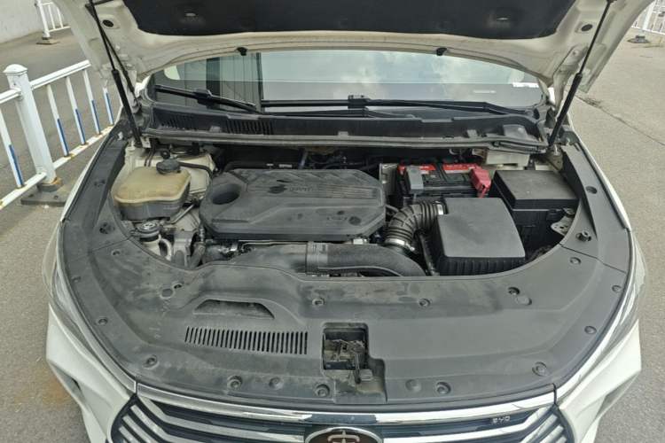 Used BYD Song MAX 2019 1.5T Automatic Smart Connect Prestige Model 6 Seats China VI Standard Engine Bay
