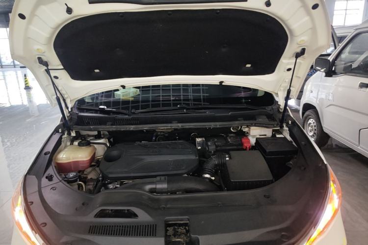 Used BYD Song MAX 2019 1.5T Automatic Smart Connect Ruiyi Sunroof Model 7 Seats China VI Standard Engine Bay