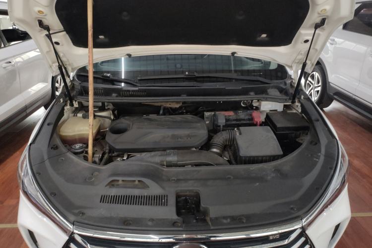 Used BYD Song MAX 2019 1.5T Automatic Smart Connect Ruiyi Sunroof Model 7 Seats China VI Standard Engine Bay