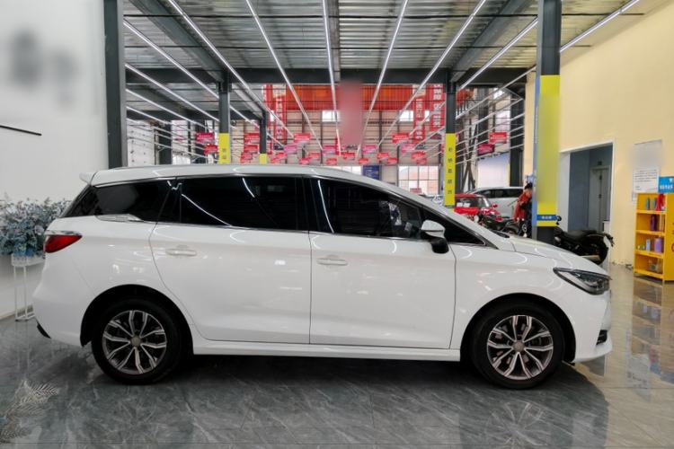 Used BYD Song MAX 2019 1.5T Automatic SmartConnect ZhiLian RuiDong Edition with 6 Seats China VI Standard Exterior 3