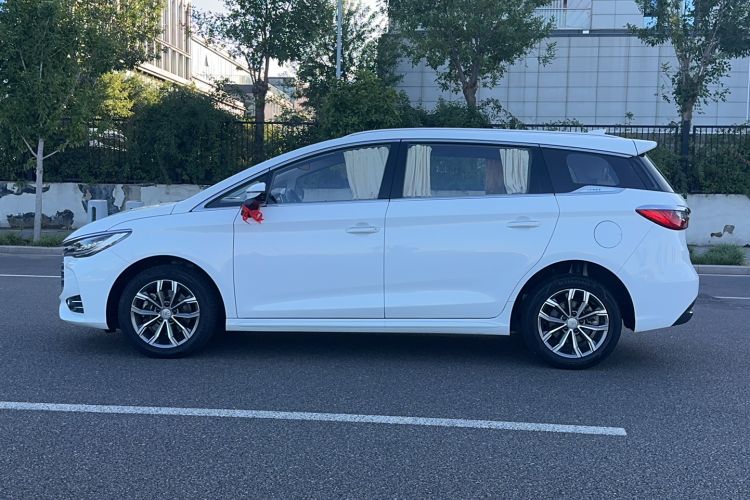Used BYD Song MAX 2019 1.5T Automatic Smart Connect Prestige Model 6 Seats China VI Standard Exterior 4