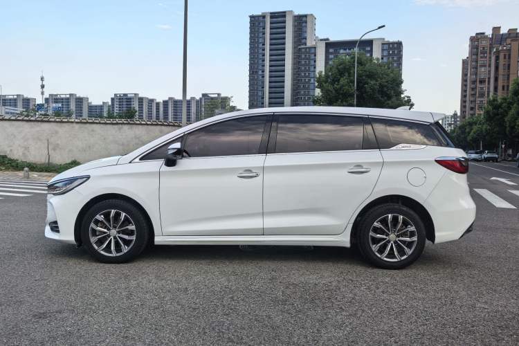 Used BYD Song MAX 2019 1.5T Automatic Smart Connect Ruiyi Sunroof Model 7 Seats China VI Standard Exterior 7