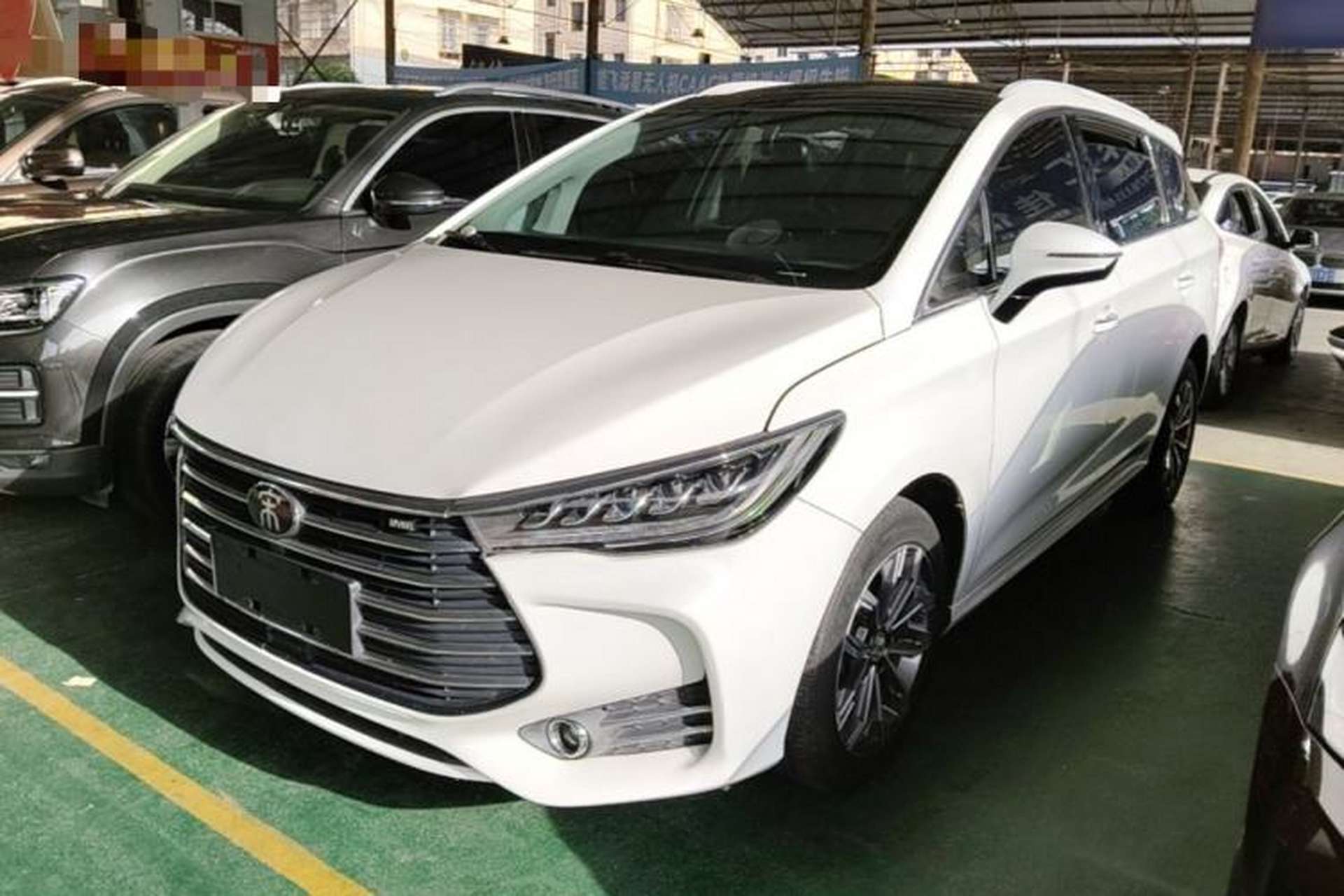 Used BYD Song MAX 2019 1.5T Automatic Smart Connect Prestige Model 6 Seats China V Standard Front Left 45 Deg