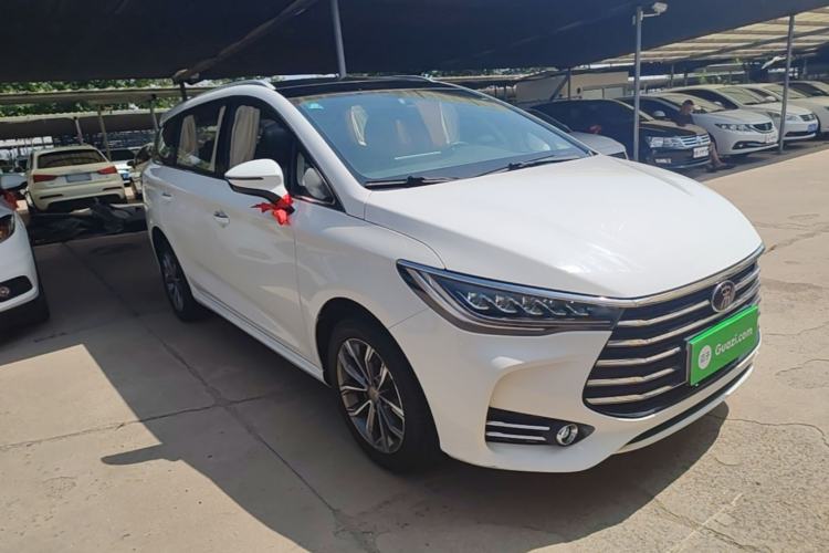 Used BYD Song MAX 2019 1.5T Automatic Smart Connect Prestige Model 6 Seats China VI Standard Front Right 45 Deg