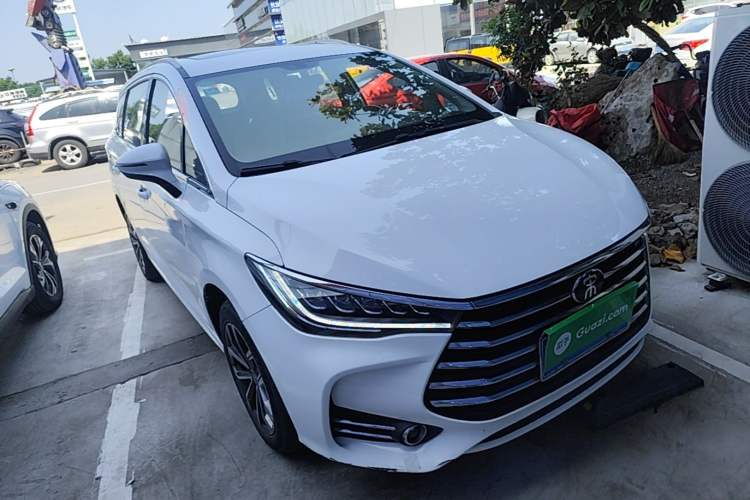 Used BYD Song MAX 2019 1.5T Automatic Smart Connect Ruiyi Sunroof Model 7 Seats China VI Standard Front Right 45 Deg