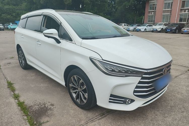 Used BYD Song MAX 2019 1.5T Automatic SmartConnect ZhiLian RuiDong Edition with 6 Seats China VI Standard Front Right 45 Deg