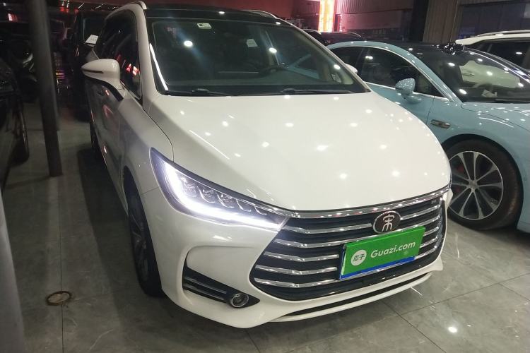 Used BYD Song MAX 2019 1.5T Automatic SmartConnect ZhiLian RuiDong Edition with 6 Seats China VI Standard Front Right 45 Deg