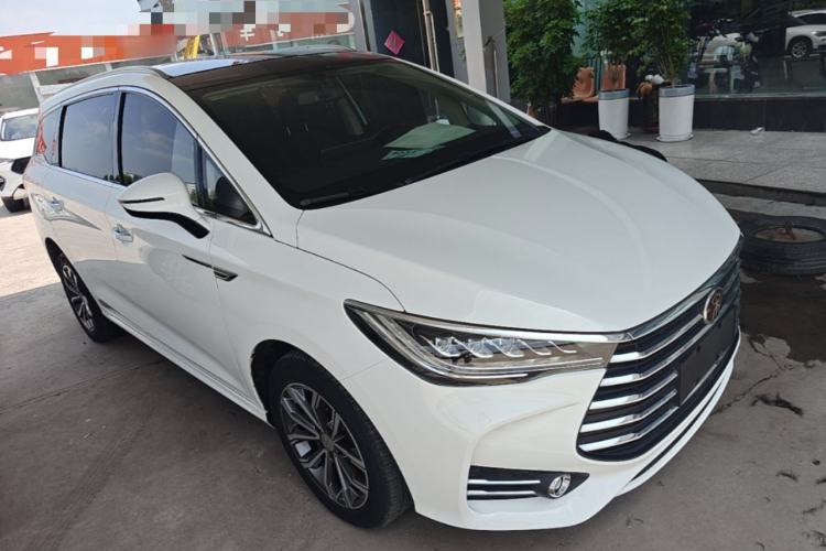 Used BYD Song MAX 2019 1.5T Automatic Smart Connect Prestige Model 6 Seats China VI Standard Front Right 45 Deg