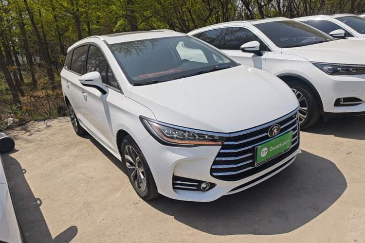 Used BYD Song MAX 2019 1.5T Automatic Smart Connect Ruiyi Model 6 Seats China VI Standard Front Right 45 Deg