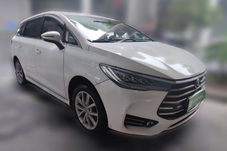 Used BYD Song MAX 2019 1.5T Manual Smart Connect Ruiyi Sunroof Model 7 Seats China VI Standard Front Right 45 Deg
