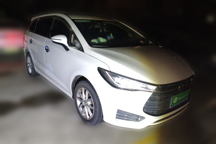 Used BYD Song MAX 2019 1.5T Manual Smart Connect Ruiyi Sunroof Model 7 Seats China VI Standard Front Right 45 Deg
