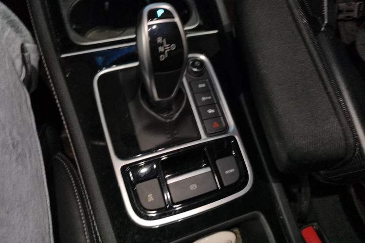 Used BYD Song MAX 2019 1.5T Automatic Smart Connect Ruiyi Sunroof Version 6 Seats China VI Standard Gear Lever