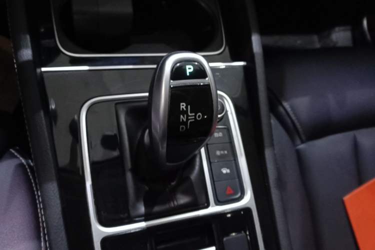 Used BYD Song MAX 2019 1.5T Automatic Smart Connect Ruiyi Sunroof Model 7 Seats China VI Standard Gear Lever