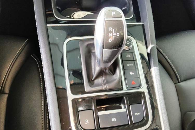 Used BYD Song MAX 2019 1.5T Automatic Smart Connect Prestige Model 6 Seats China V Standard Gear Lever