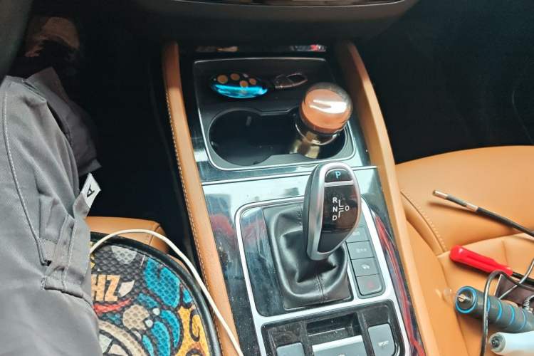 Used BYD Song MAX 2019 1.5T Automatic Smart Connect ZhiLian RuiDong 6-Seater China V Standard Gear Lever