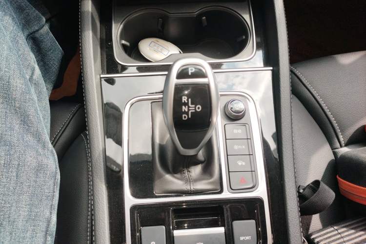 Used BYD Song MAX 2019 1.5T Automatic Smart Connect Ruiyi Sunroof Version 6 Seats China VI Standard Gear Lever
