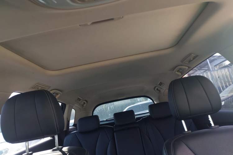 Used BYD Song MAX 2019 1.5T Automatic Smart Connect ZhiLian RuiDong Model 7 Seats China VI Standard Headliner