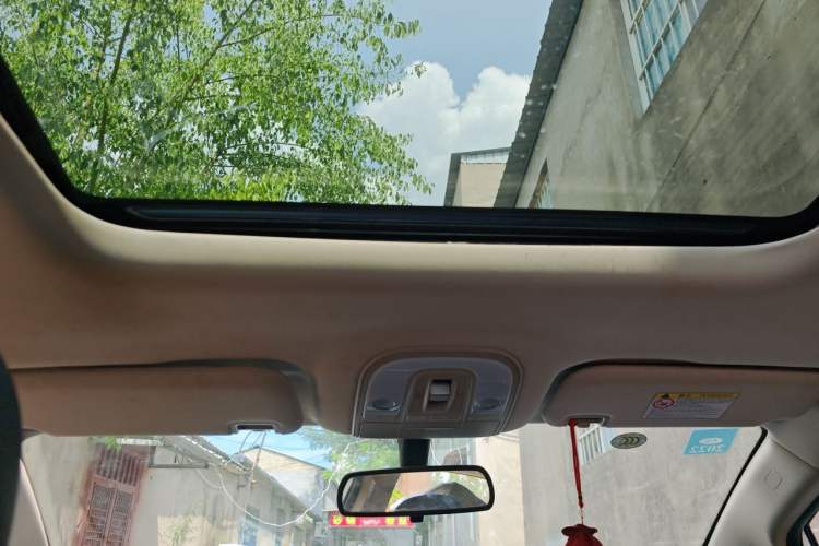 Used BYD Song MAX 2019 1.5T Manual Smart Connect Ruiyi Sunroof Model 6 Seats China VI Standard Headliner