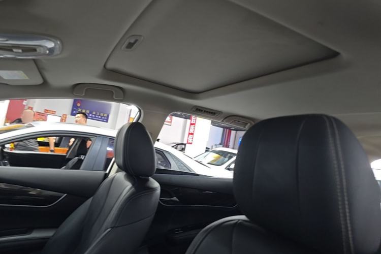 Used BYD Song MAX 2019 1.5T Manual Smart Connect Ruiyi Sunroof Model 6 Seats China VI Standard Headliner