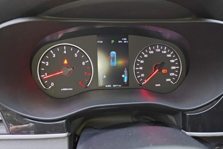 Used BYD Song MAX 2019 1.5T Automatic Smart Connect Ruiyi Sunroof Model 7 Seats China VI Standard Instrument Cluster