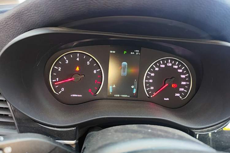 Used BYD Song MAX 2019 1.5T Automatic Smart Connect Ruiyi Sunroof Model 7 Seats China VI Standard Instrument Cluster