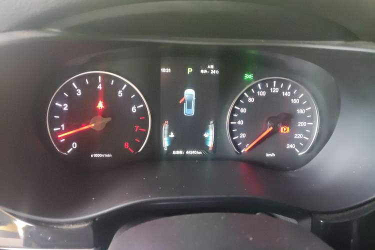 Used BYD Song MAX 2019 1.5T Automatic Smart Connect Ruiyi Sunroof Version 6 Seats China VI Standard Instrument Cluster