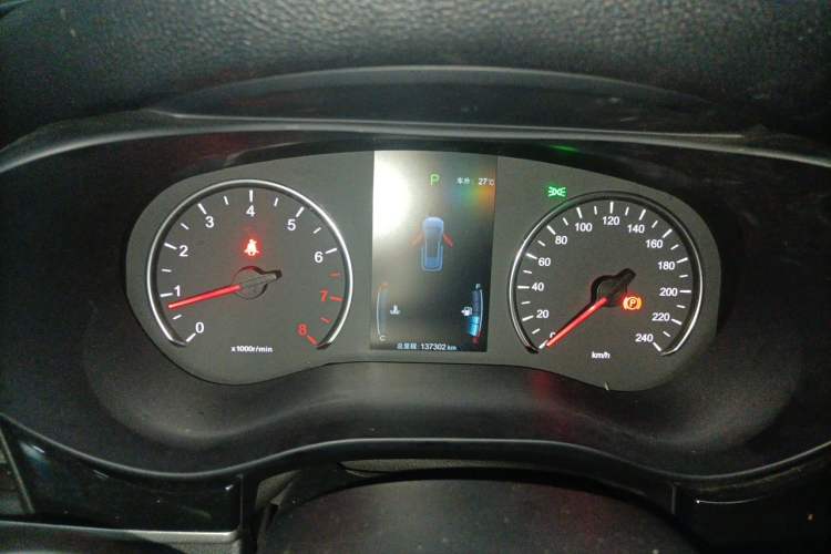 Used BYD Song MAX 2019 1.5T Automatic Smart Connect Ruiyi Sunroof Model 7 Seats China VI Standard Instrument Cluster