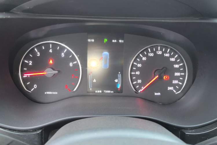 Used BYD Song MAX 2019 1.5T Automatic Smart Connect Prestige Model 6 Seats China V Standard Instrument Cluster