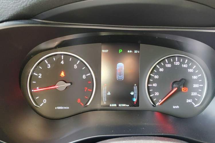 Used BYD Song MAX 2019 1.5T Automatic Smart Connect Prestige Model 6 Seats China V Standard Instrument Cluster