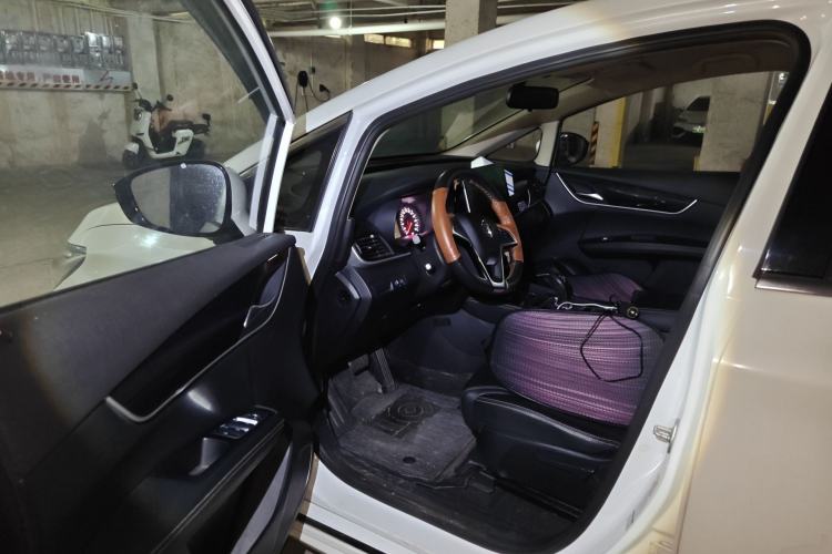 Used BYD Song MAX 2019 1.5T Automatic Smart Connect Prestige Model 6 Seats China VI Standard Interior 3