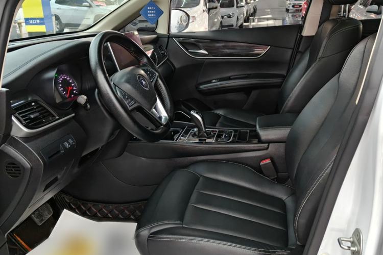 Used BYD Song MAX 2019 1.5T Automatic SmartConnect ZhiLian RuiDong Edition with 6 Seats China VI Standard Interior 3
