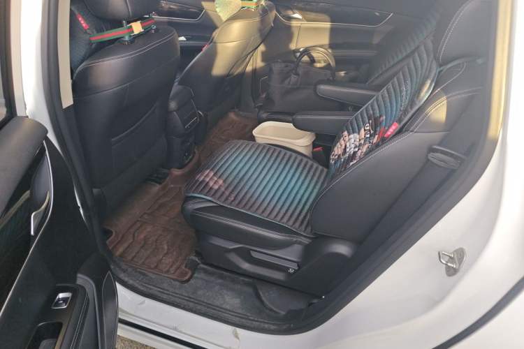 Used BYD Song MAX 2019 1.5T Automatic Smart Connect Ruiyi Sunroof Version 6 Seats China VI Standard Interior 4