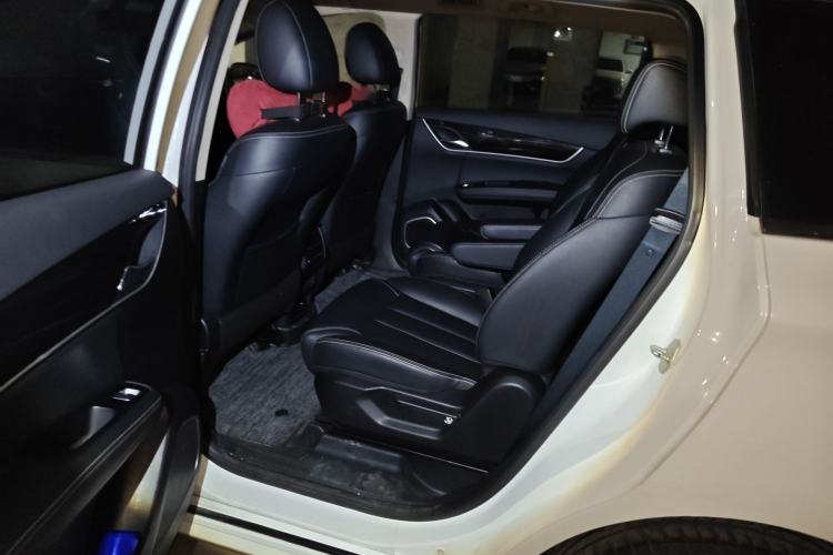 Used BYD Song MAX 2019 1.5T Automatic Smart Connect Prestige Model 6 Seats China VI Standard Interior 4