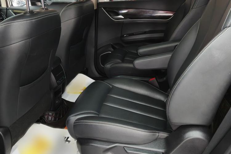 Used BYD Song MAX 2019 1.5T Automatic SmartConnect ZhiLian RuiDong Edition with 6 Seats China VI Standard Interior 4