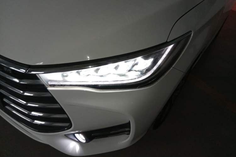 Used BYD Song MAX 2019 1.5T Automatic Smart Connect Ruiyi Sunroof Version 6 Seats Emission Standard China V Left Front Headlight
