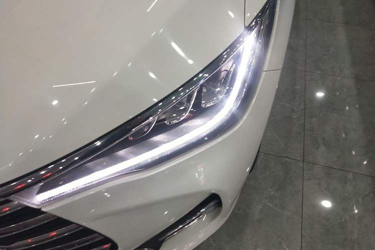 Used BYD Song MAX 2019 1.5T Automatic SmartConnect ZhiLian RuiDong Edition with 6 Seats China VI Standard Left Front Headlight