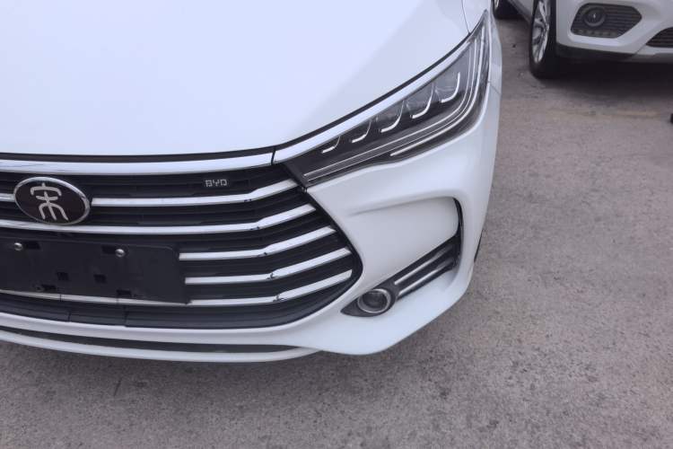 Used BYD Song MAX 2019 1.5T Automatic Smart Connect Prestige Model 6 Seats China V Standard Left Front Headlight