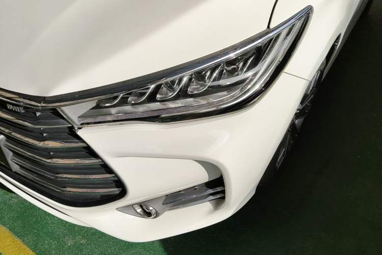 Used BYD Song MAX 2019 1.5T Automatic Smart Connect Prestige Model 6 Seats China V Standard Left Front Headlight
