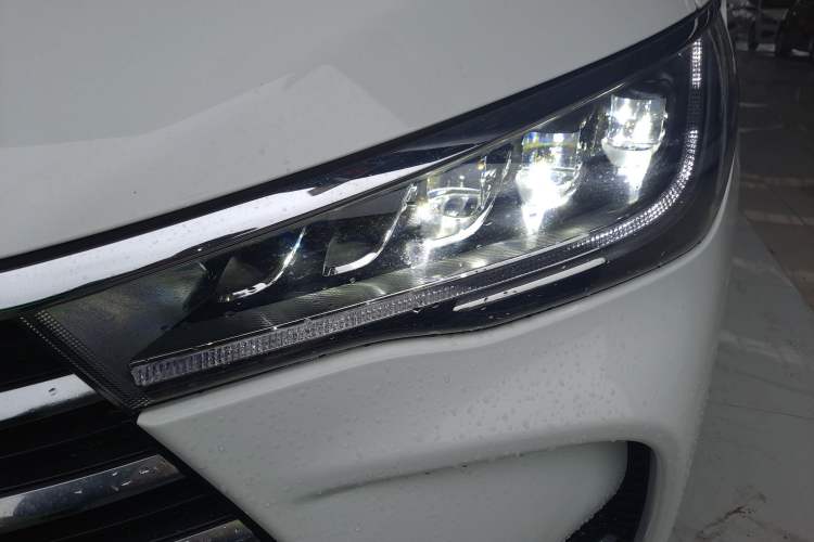 Used BYD Song MAX 2019 1.5T Automatic Smart Connect Ruiyi Sunroof Version 6 Seats China VI Standard Left Front Headlight