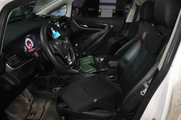 Used BYD Song MAX 2019 1.5T Manual Smart Connect Ruiyi Sunroof Model 7 Seats China VI Standard Left Front Seat