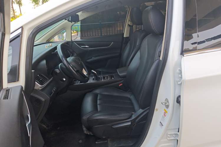 Used BYD Song MAX 2019 1.5T Automatic Smart Connect Ruiyi Sunroof Version 6 Seats China VI Standard Left Front Seat