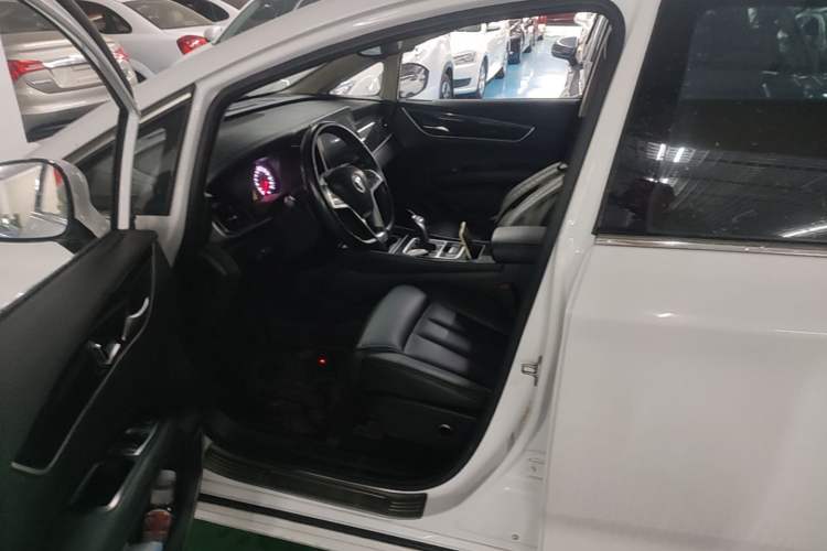Used BYD Song MAX 2019 1.5T Automatic Smart Connect ZhiLian RuiDong 6 Seats China VI Standard Left Front Seat